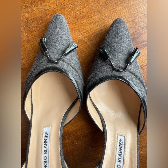 Manolo Blahnik Grey Wool D’Orsay Kitten Heels size 40 - Picture 5 of 8